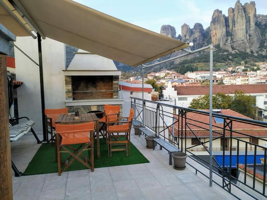 Best View Of Meteora In "Stavros Home" Калампака Екстериор снимка